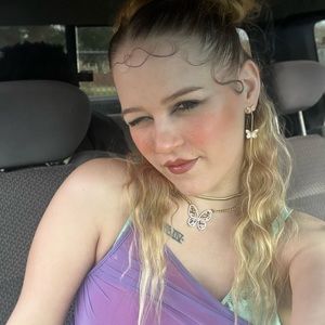 Meet your Posher, Hailey